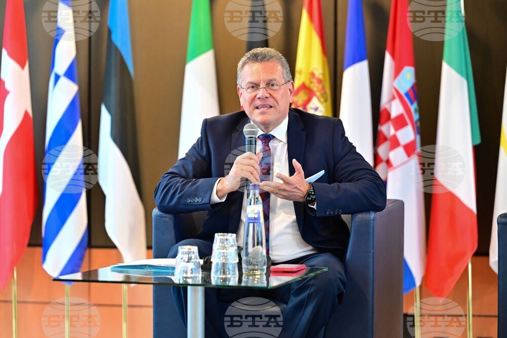 Двадесет и четири милиона европейци са се подписали под различни граждански инициативи от 2012 г. насам, съобщи еврокомисарят по търговията