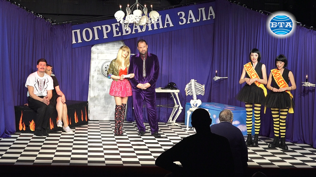 Теди Москов във вихъра на театър с цвят лилав