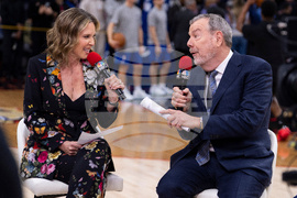 Spurs 76ers Basketball