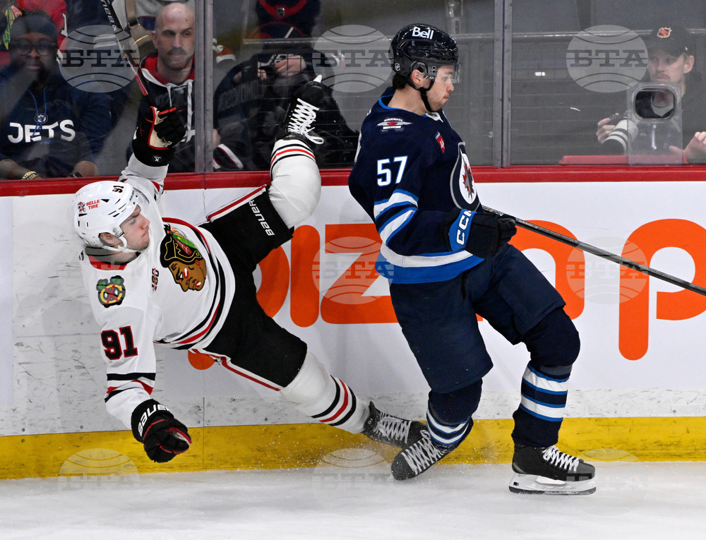 Blackhawks Jets Hockey