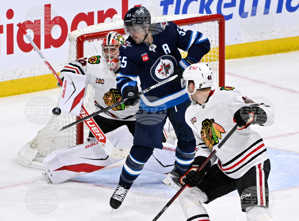 Blackhawks Jets Hockey