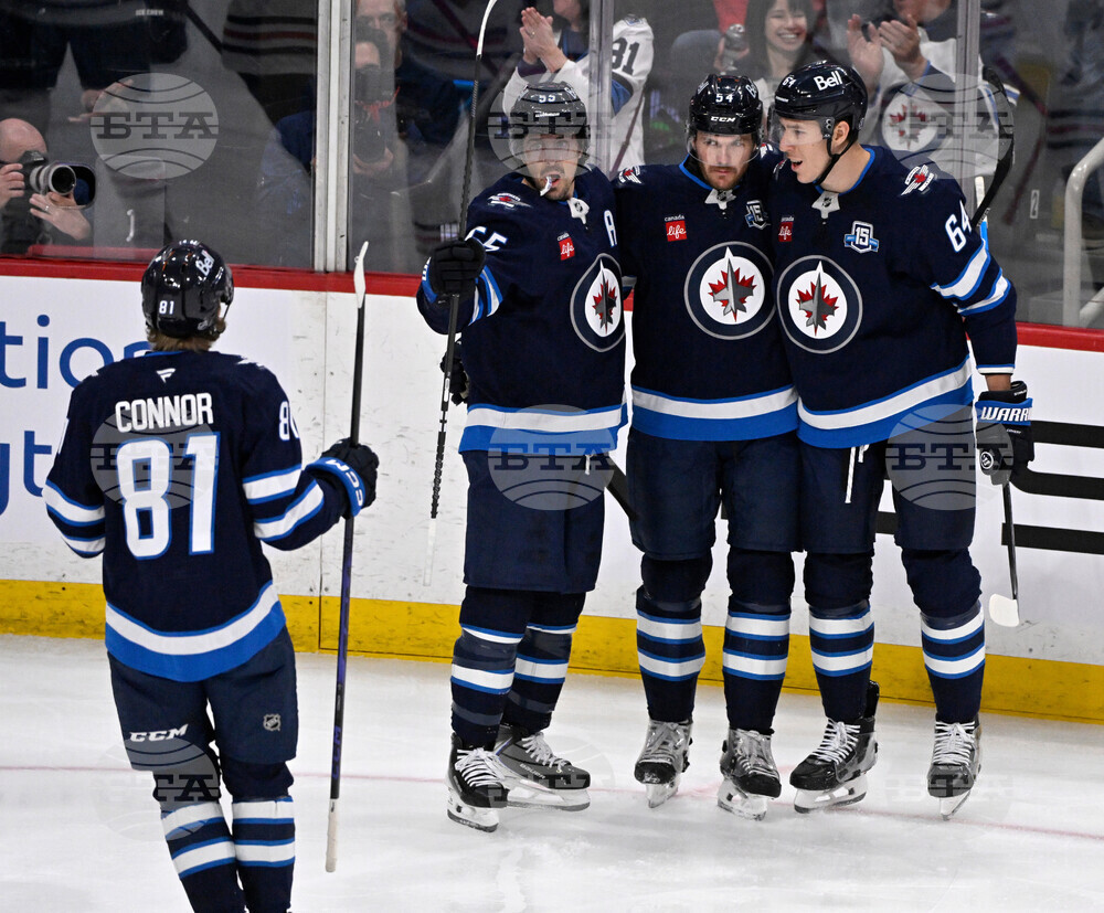 Blackhawks Jets Hockey