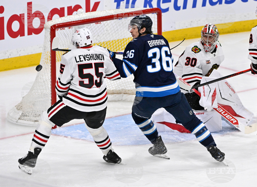 Blackhawks Jets Hockey