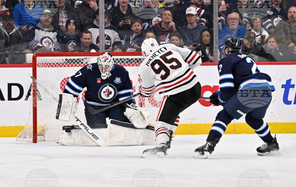 Blackhawks Jets Hockey