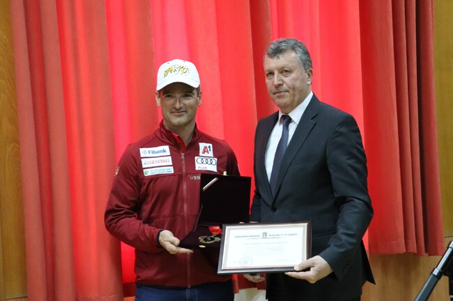 Община Банско: Алберт Попов бе удостоен със звание „Почетен гражданин на Банско”