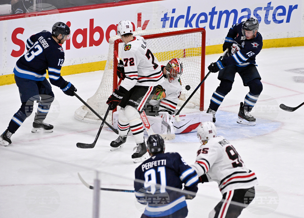 Blackhawks Jets Hockey