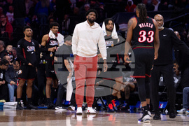 Spurs 76ers Basketball