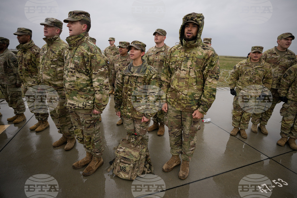 Решението да не бъдат сменени заминаващите си от Румъния американски войници не е американско изтегляне от Европа, обяви армията на САЩ