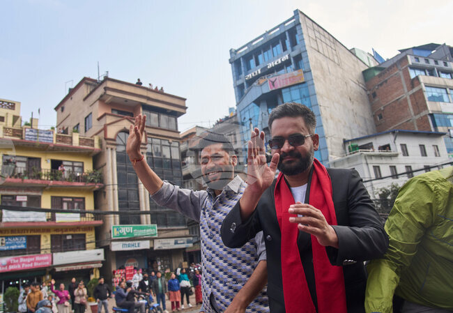 Предварителните резултати от изборите в Непал дават преднина на подкрепяната от младите партия "Ращрия Сватантра" 