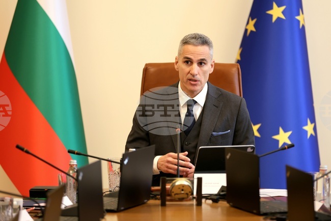 Първата група български граждани от Близкия изток са напът за вкъщи, съобщи служебният премиер Андрей Гюров