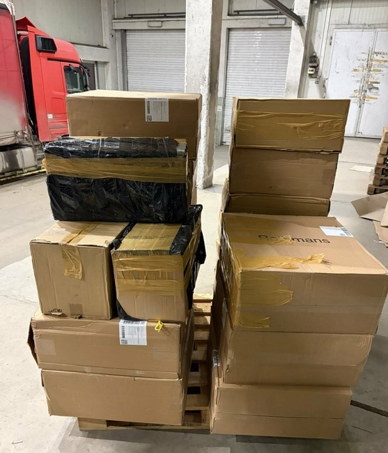 Агенция „Митници“: 280 000 къса цигари в два товарни автомобила откриха митническите служители на МП Лесово