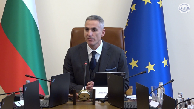 Първата група български граждани от Близкия изток са напът за вкъщи, съобщи служебният премиер Андрей Гюров