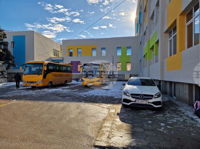 Реконструкцията на Природонаучния музей в с. Черни Осъм и на училище „Св. Климент Охридски“ ще завърши през април, каза кметът на Троян