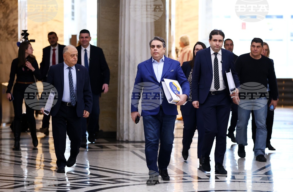 От „Продължаваме промяната – Демократична България“ обявиха водачите си на листи за изборите на 19 април 