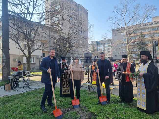 Символично беше дадено началото на ремонтни дейности в старозагорския квартал "Градински"