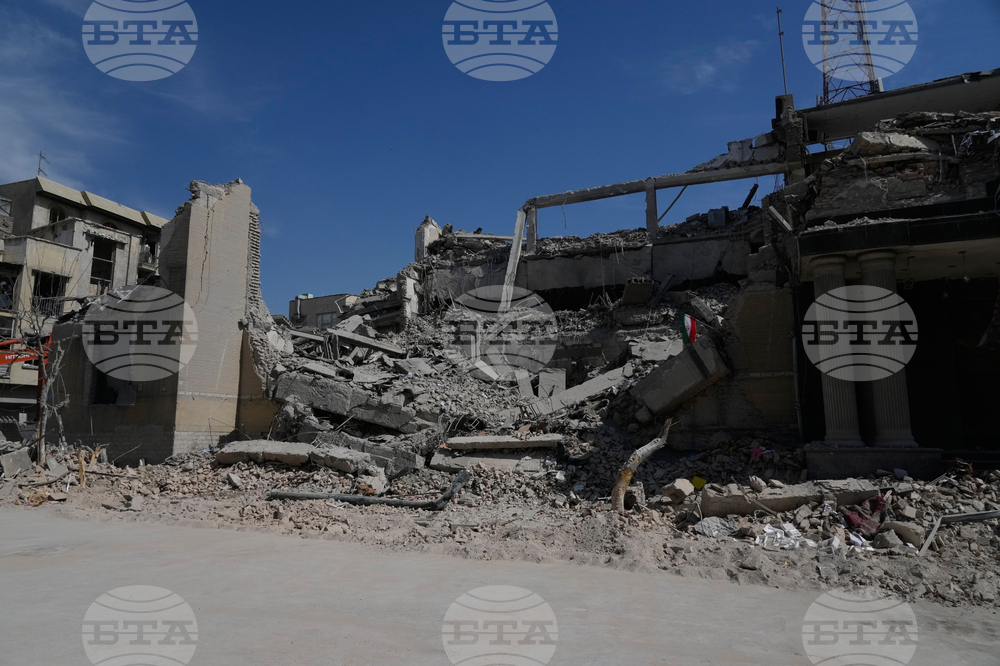 Израелската армия съобщи, че е ударила ключов ирански военен комплекс, Техеран съобщи, че е пострадал дворецът "Голестан", обект на ЮНЕСКО