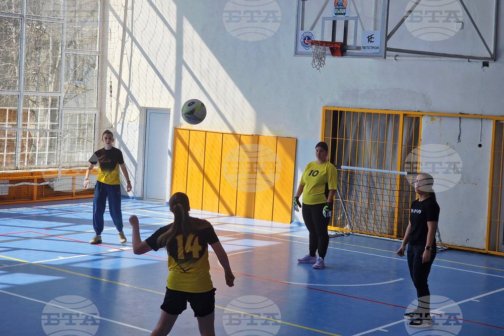 Разград - турнир - мини футбол - 8 март