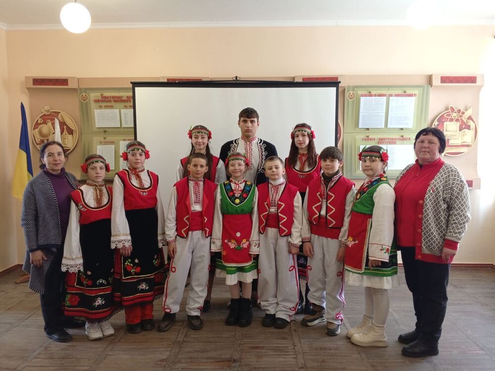 Ореховският лицей „Александър Малинов“ в Украйна отбеляза Трети март с тържество и българско хоро