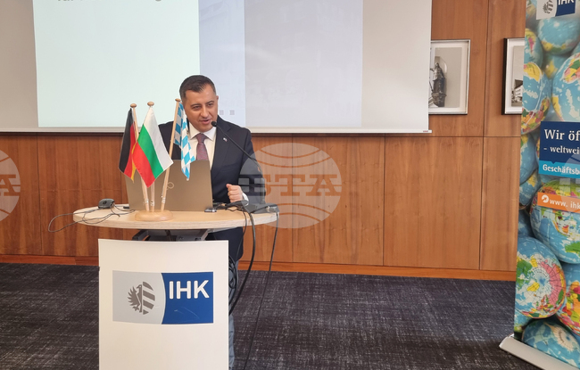 Бавария е един от най-важните икономически партньори на България, каза генералният консул Стефан Йонков на икономически форум в Нюрнберг