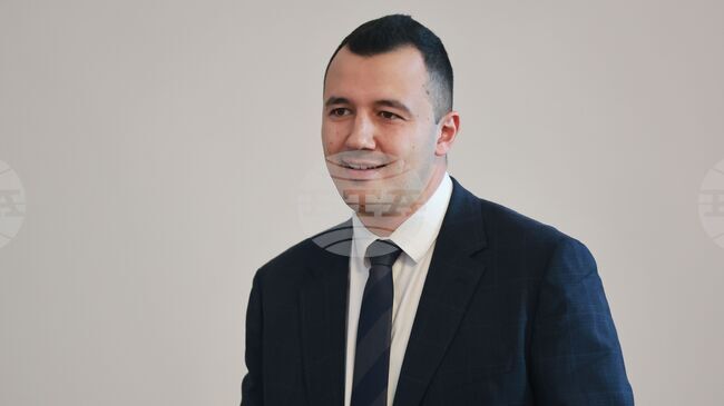 Не може служебно правителство и отиващ си парламент да взима геополитически завой за държавата, каза Габриел Вълков от БСП за Борда за мир