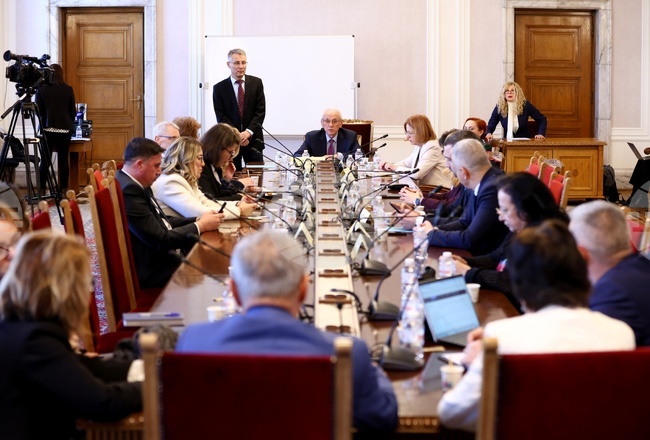 Ще разработим стратегия за борба с наркотиците, която да достигне до всяко училище, каза служебният министър проф. Сергей Игнатов