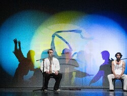 „Носорози“ с режисьор Васил Василев открива „Сцена без граници“ в Народния театър, снимка – Народен театър/  Албански театър – Скопие