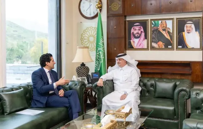 АПП: Исламабад търси алтернативен маршрут за доставка на петрол през саудитското пристанище Янбу, каза пакистанският министър на петрола 