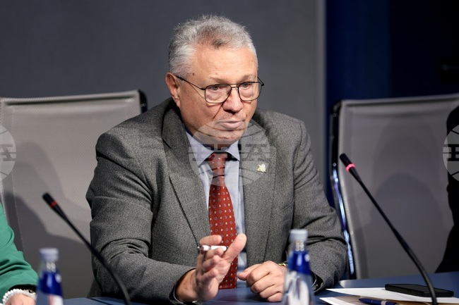 В рамките на НАТО всички страни са на еднакво ниво на защита, заяви зам.-министър Велизар Шаламанов