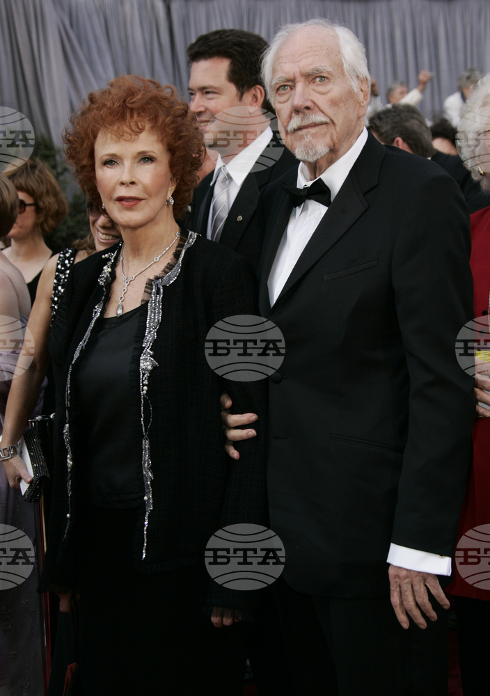 „Май ми връчихте почетен „Оскар“ прекалено рано“, казва Робърт Олтман при получаването на наградата преди 20 години