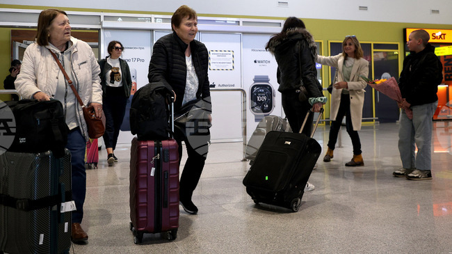 Министерството на външните работи е оказало съдействие за евакуацията на над 1200 български граждани от Близкия изток 