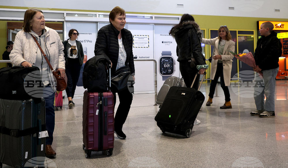 Министерството на външните работи е оказало съдействие за евакуацията на над 1200 български граждани от Близкия изток 