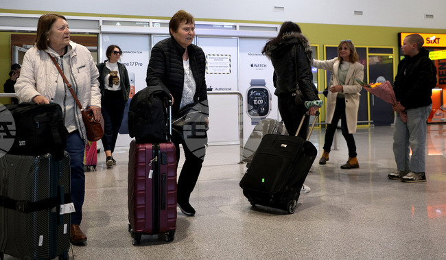 Министерството на външните работи е оказало съдействие за евакуацията на над 1200 български граждани от Близкия изток 