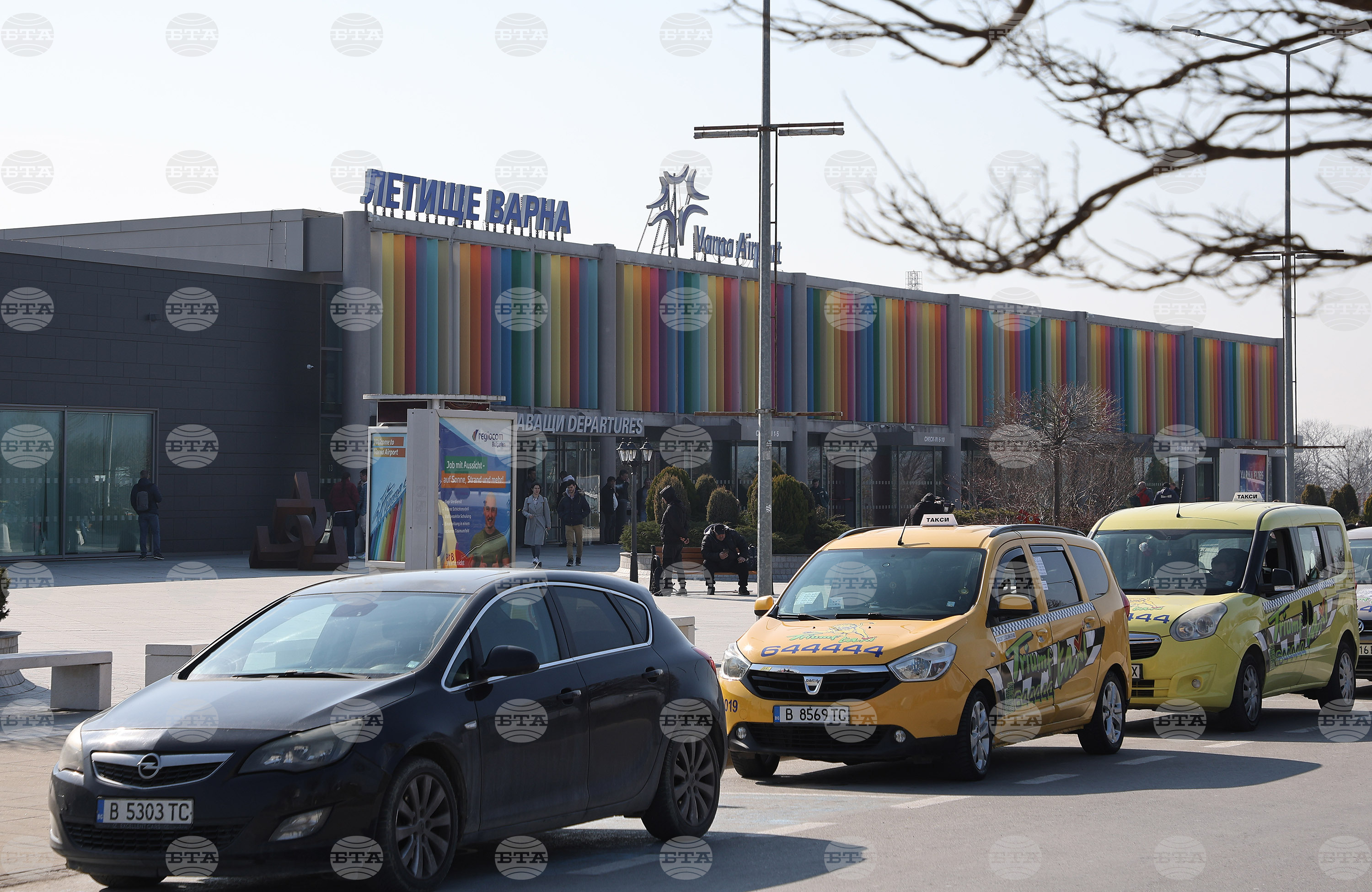 Пътниците на летищата в Бургас и Варна са нараснали с 8 на сто през юни