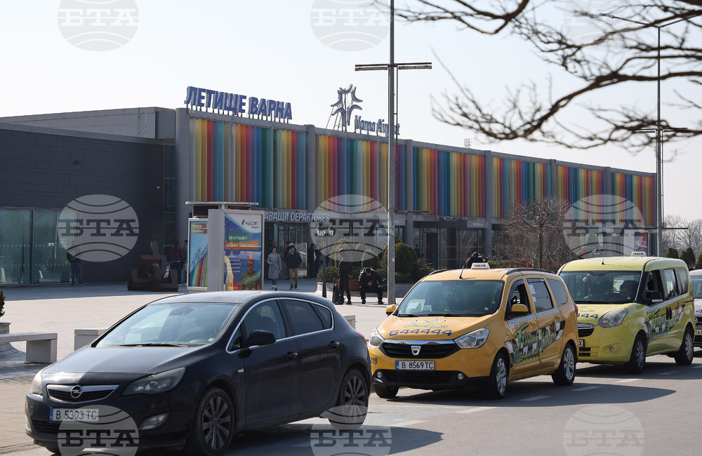 First Plane with Bulgarians from Dubai Lands at Varna Airport