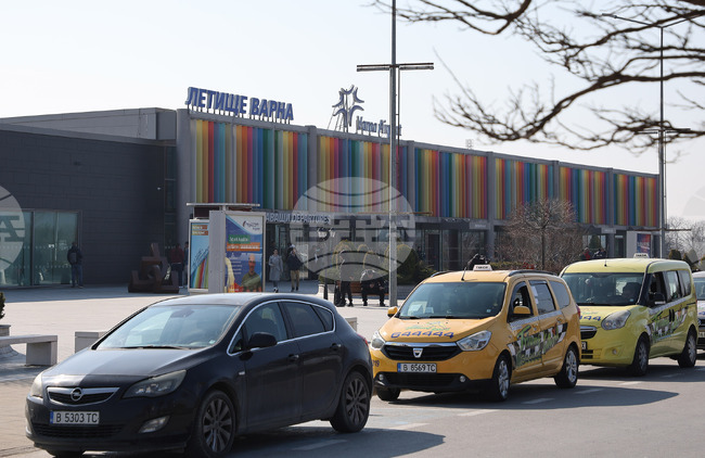 First Plane with Bulgarians from Dubai Lands at Varna Airport