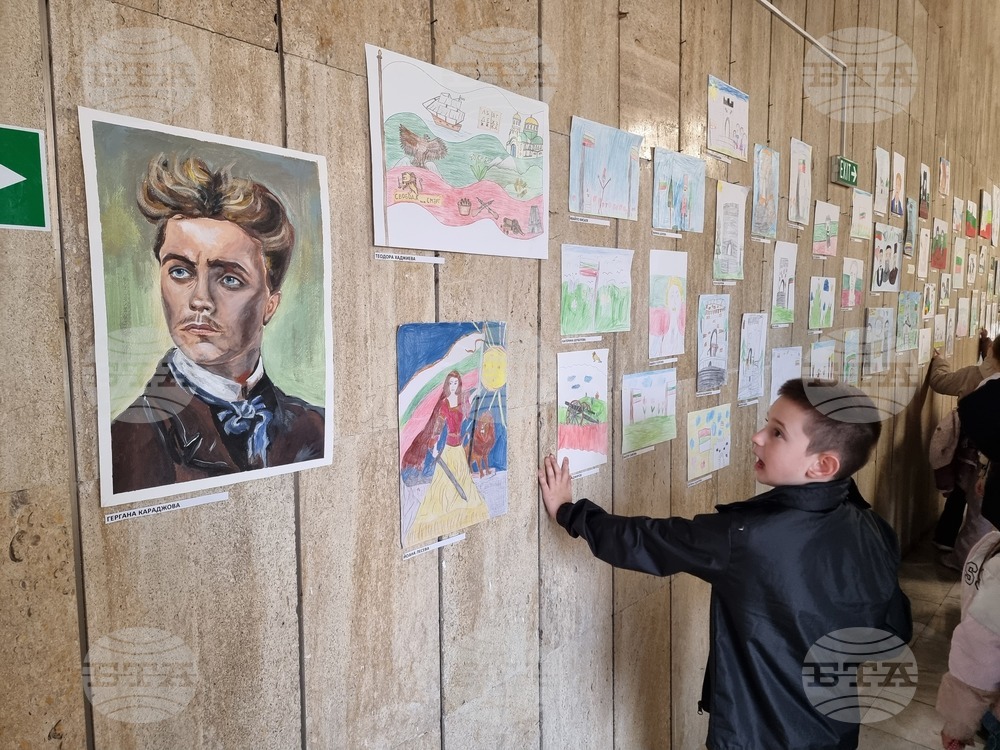 Регионалната библиотека в Смолян връчи наградите от конкурса "Свободата и нейните герои" за деца и ученици