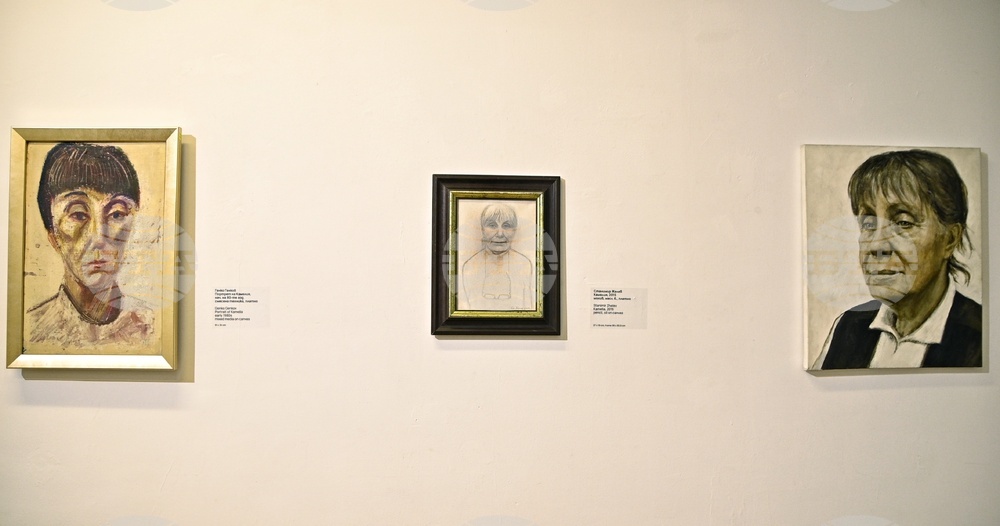 Изложба посветена на паметта на Камелия Чекарлиева-Минчева - откриване