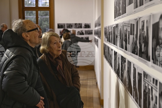 Изложба посветена на паметта на Камелия Чекарлиева-Минчева - откриване