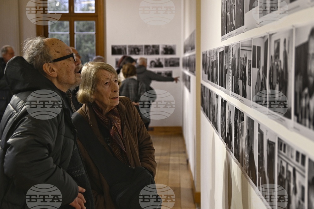 Изложба посветена на паметта на Камелия Чекарлиева-Минчева - откриване