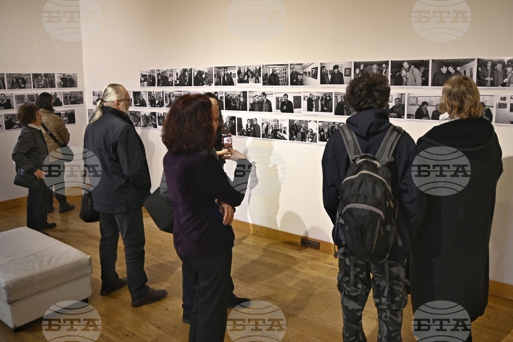 Изложба посветена на паметта на Камелия Чекарлиева-Минчева - откриване