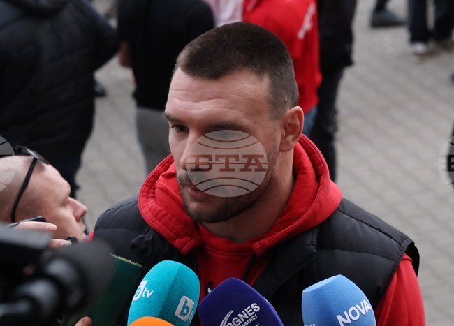 Начинът на подготовка не е основателна причина за изваждане на състезатели от националния отбор по борба, заяви европейският шампион Кирил Милов