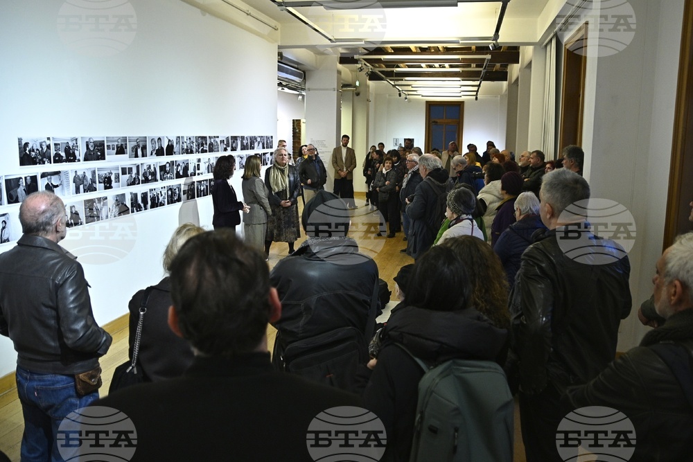 Изложба посветена на паметта на Камелия Чекарлиева-Минчева - откриване