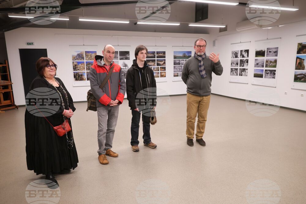 Бургас - Национална художествена академия - изложба - фотография
