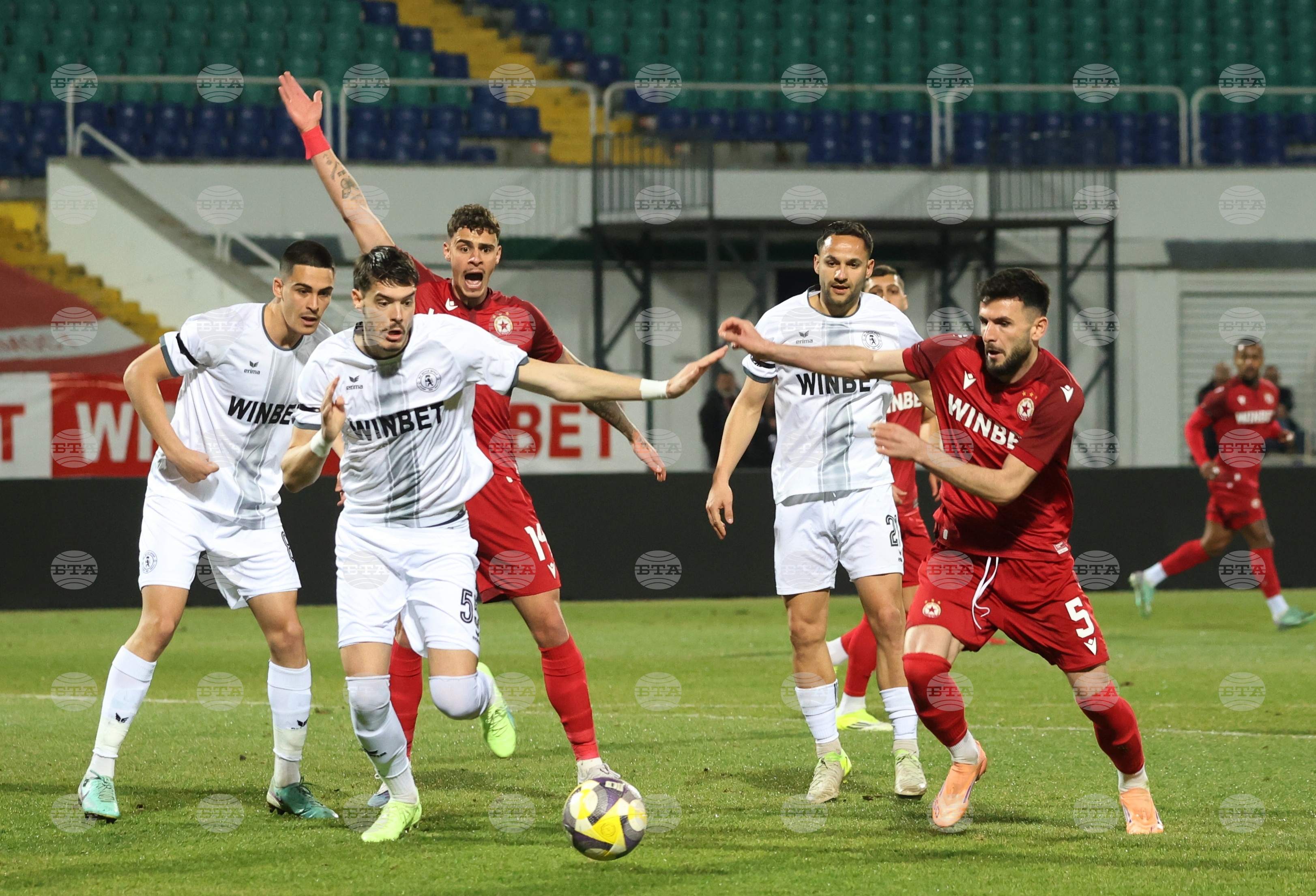 Ботев Враца успя да стигне до обрат срещу Локомотив София