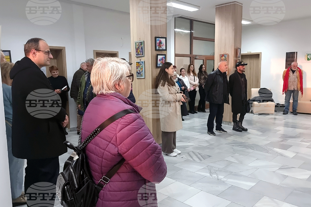 Ямбол - изложба „Молитва за пролет“ на Ваня Велева - откриване