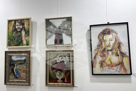 Казанлък - изложба - „Женското начало“