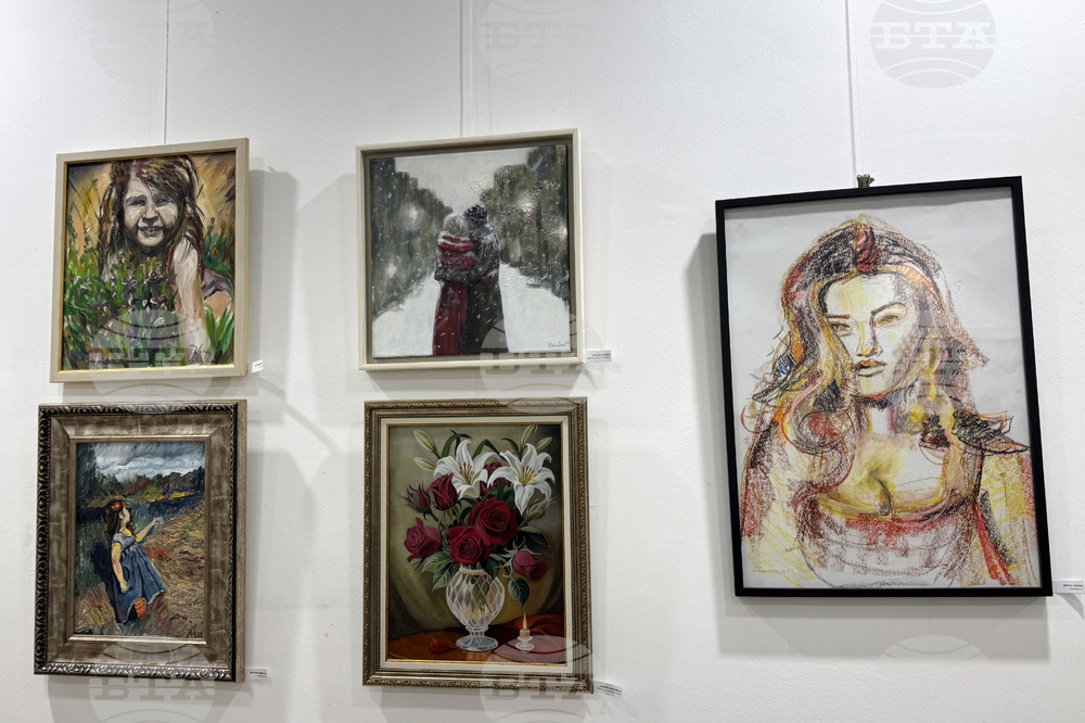 Казанлък - изложба - „Женското начало“