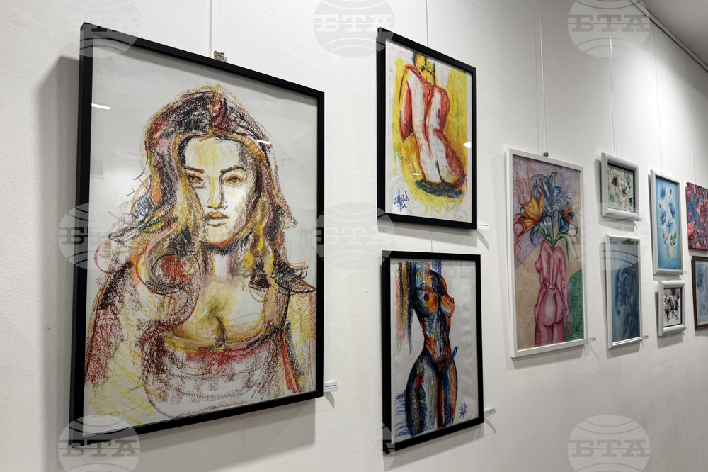 Казанлък - изложба - „Женското начало“