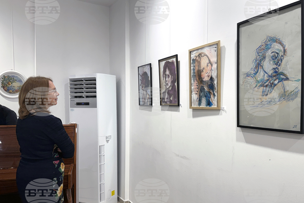 Казанлък - изложба - „Женското начало“