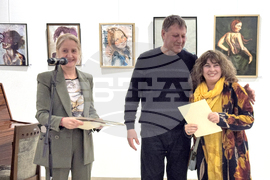 Казанлък - изложба - „Женското начало“